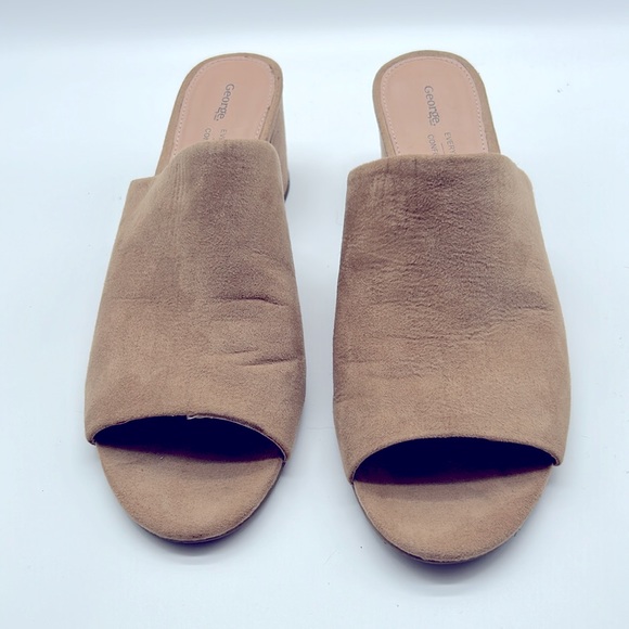 Ladies 3 pairs of open toe sandals with almost 3inch heel, light wear. - Picture 8 of 9